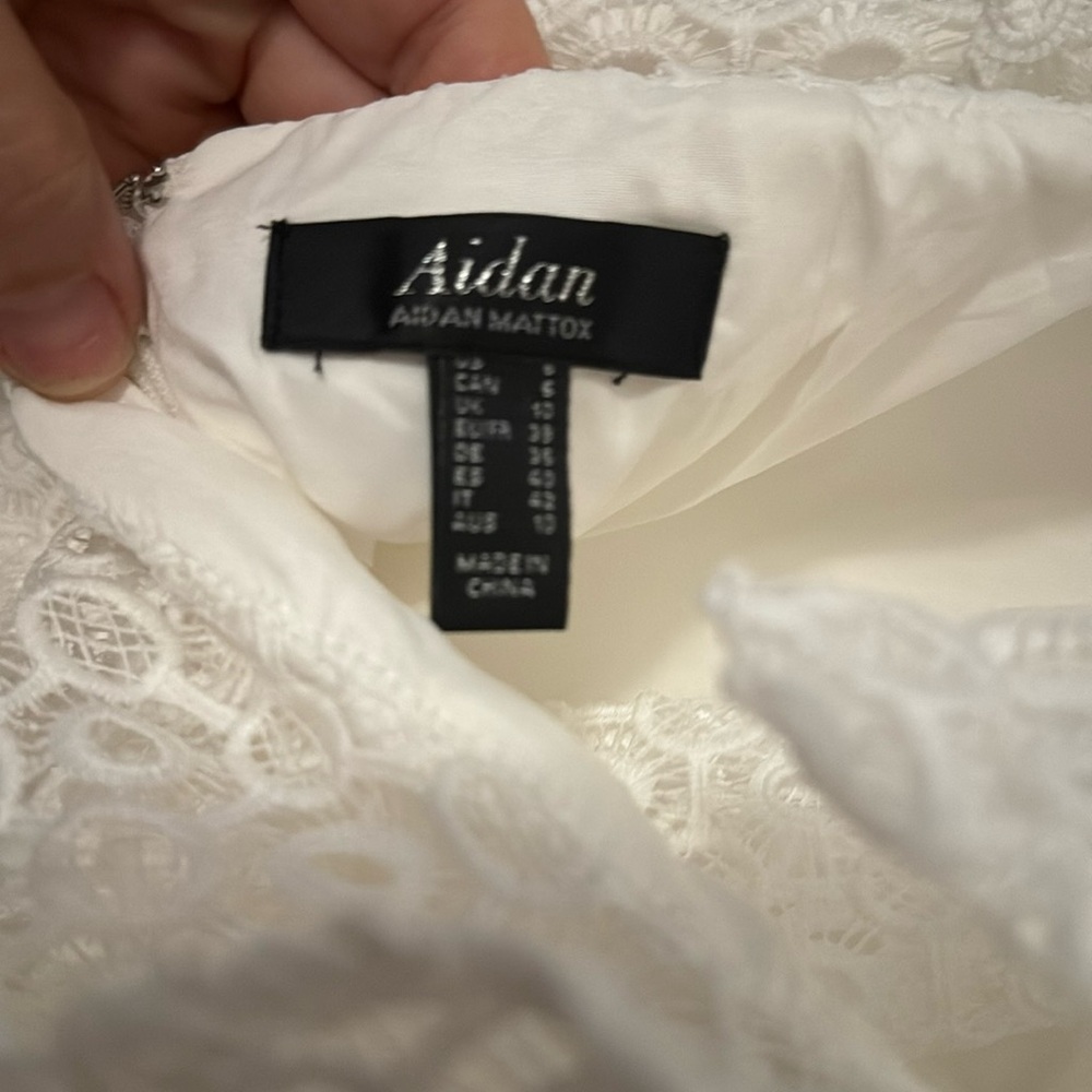 White eyelet BNWT Aidan Mattox size 6